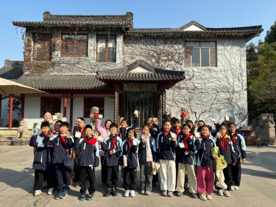 圣博研学 | “雪落窗棂”——大雪节气主题手作，当织锦缎遇上窗棂